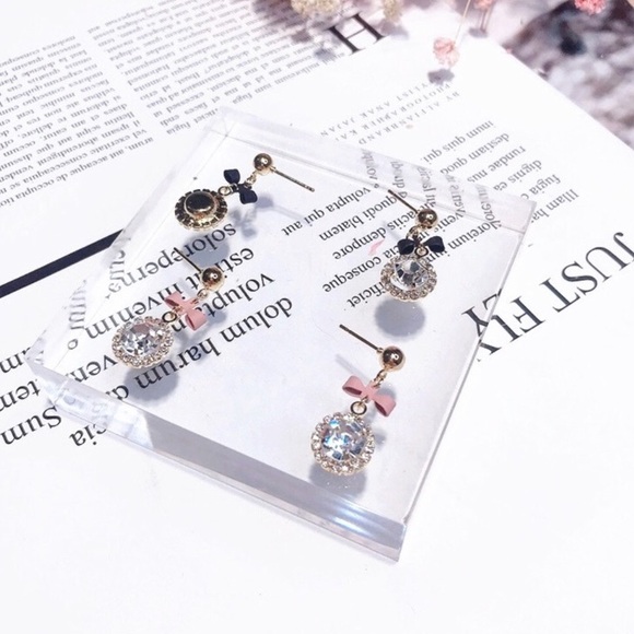 🎉HP🎉🆕 KALEY Crystal Bow Drop Earrings - Picture 5 of 6